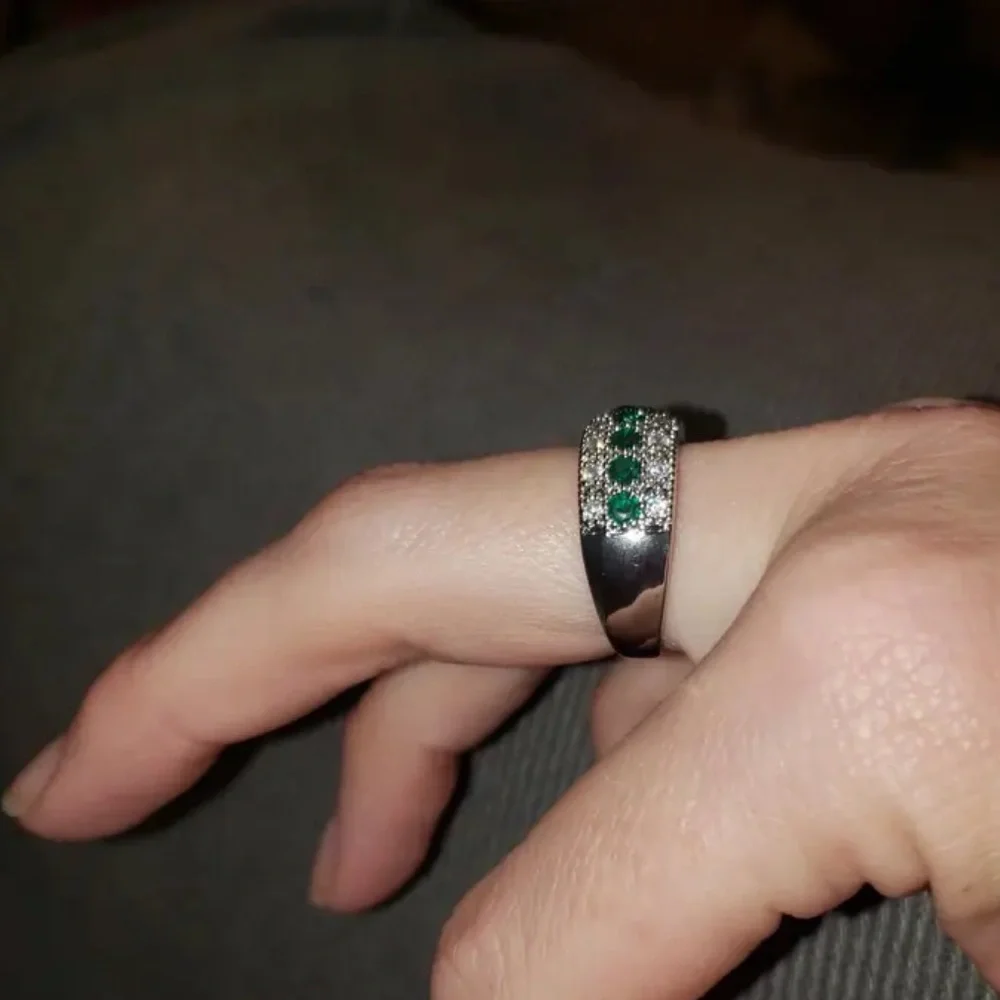 Emerald Silver Band Ring - NEW - SIZE 7
